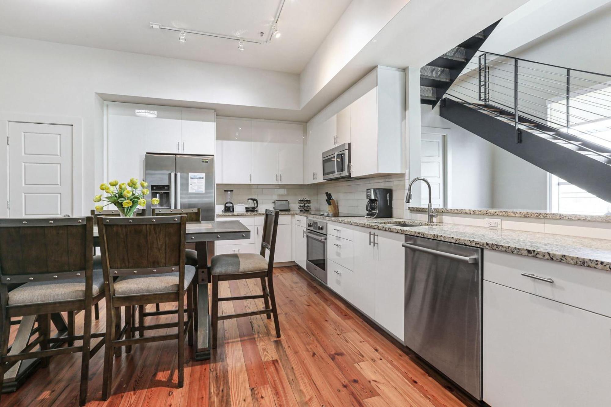 Upscale Condos And Penthouses Close To Canal And Bourbon St Nueva Orleans Exterior foto