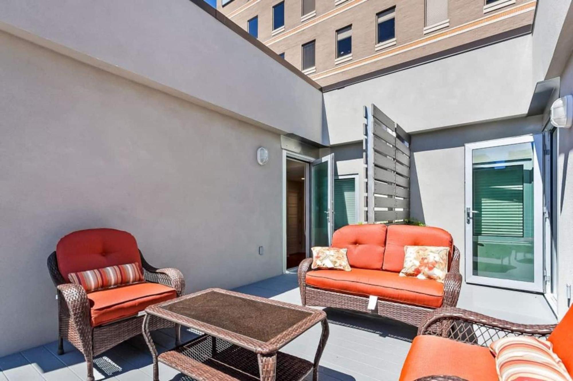 Upscale Condos And Penthouses Close To Canal And Bourbon St Nueva Orleans Exterior foto
