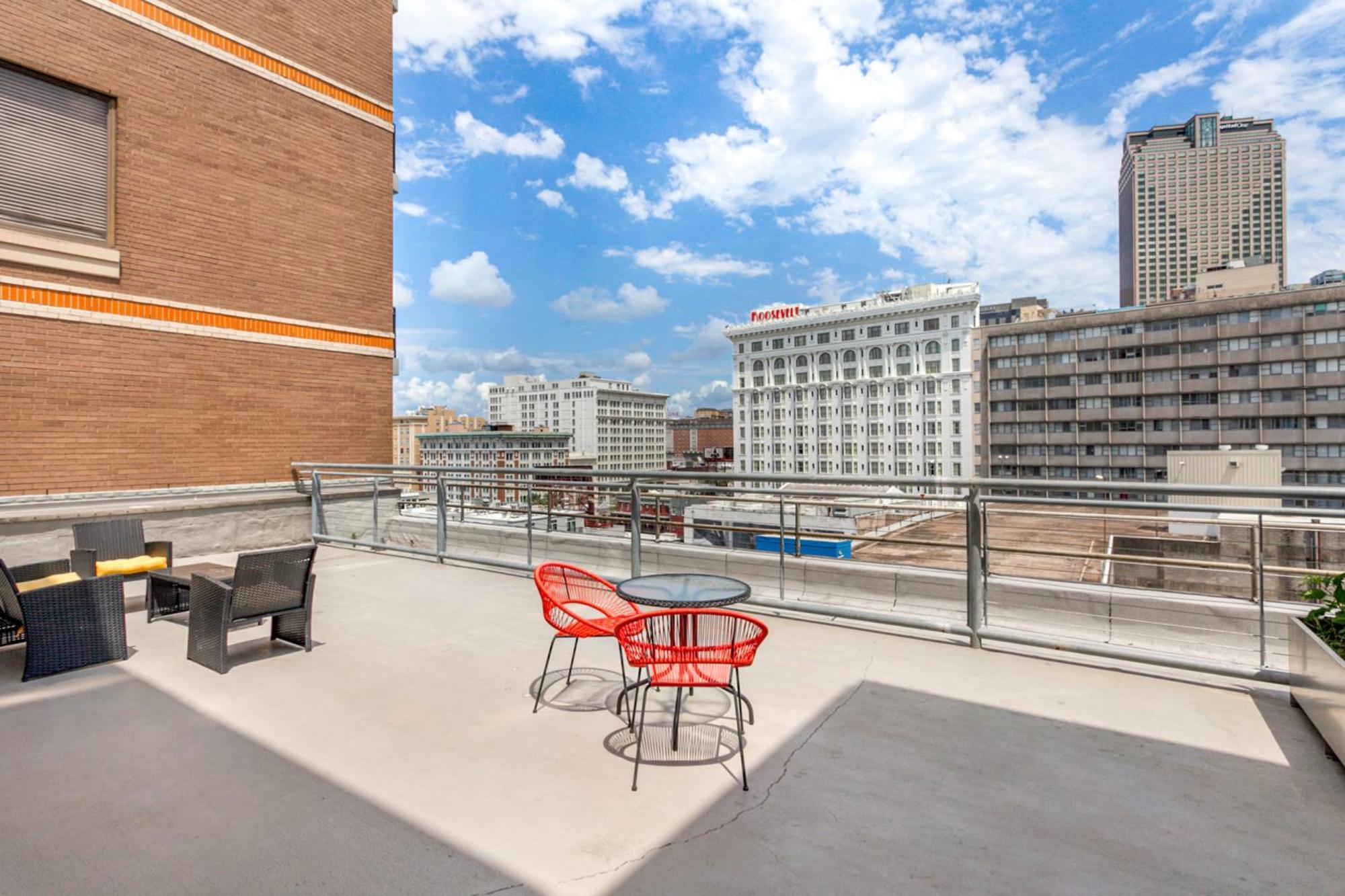 Upscale Condos And Penthouses Close To Canal And Bourbon St Nueva Orleans Exterior foto